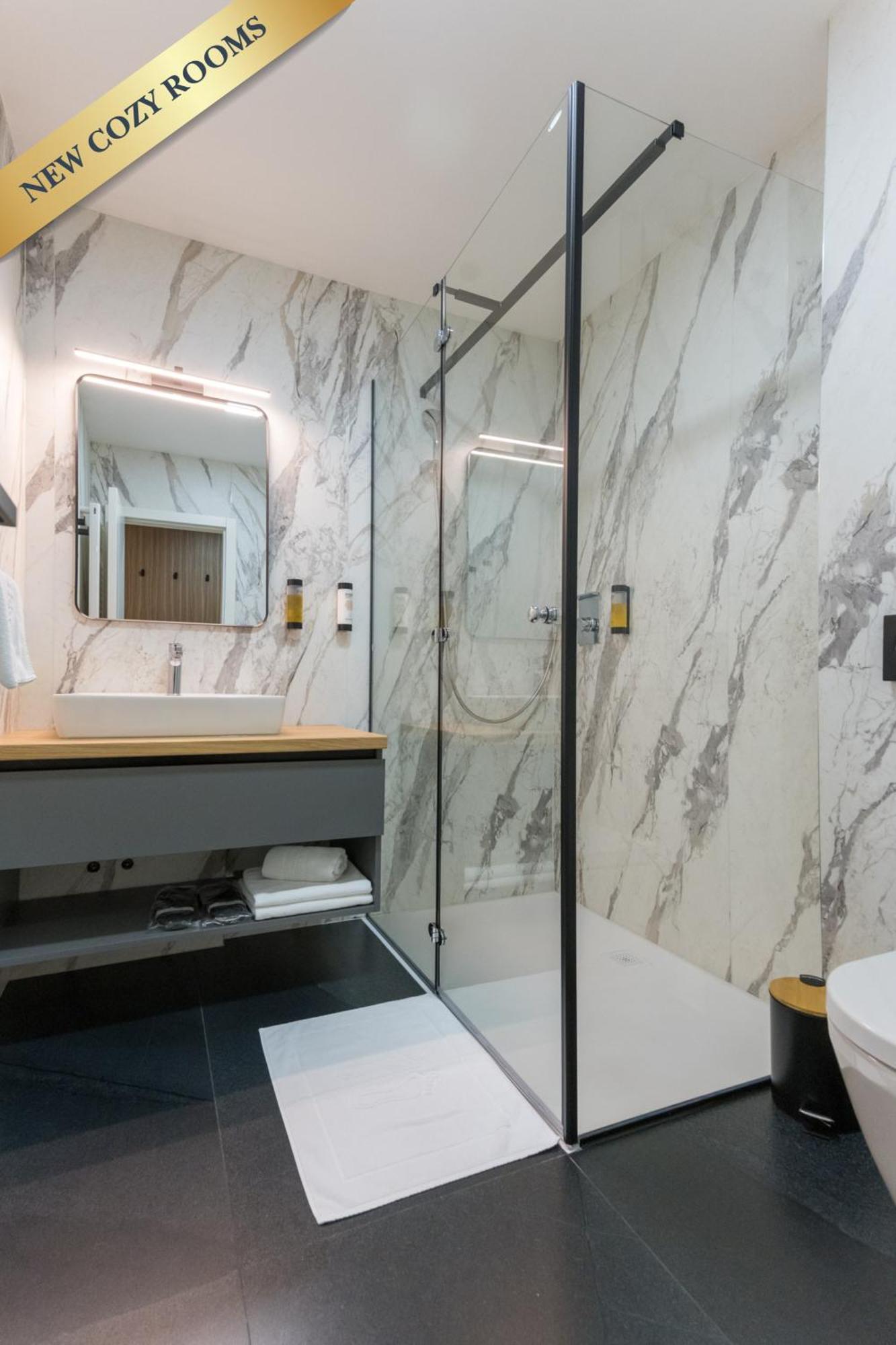 Hotel Jarun Zagreb Bagian luar foto
