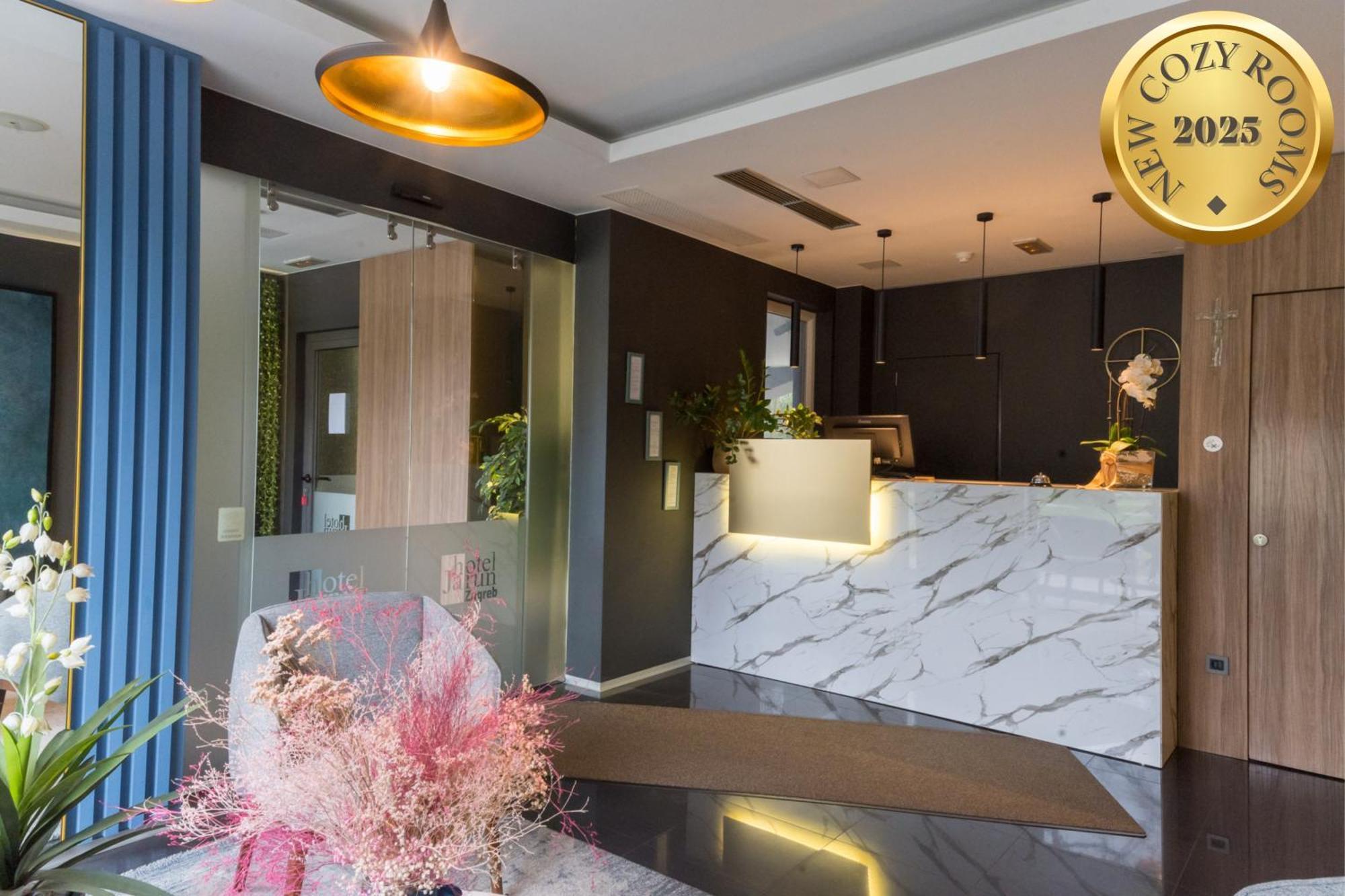 Hotel Jarun Zagreb Bagian luar foto